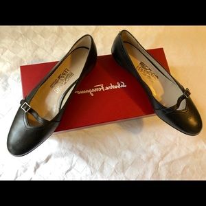 Brand new Salvatore Ferragamo flat